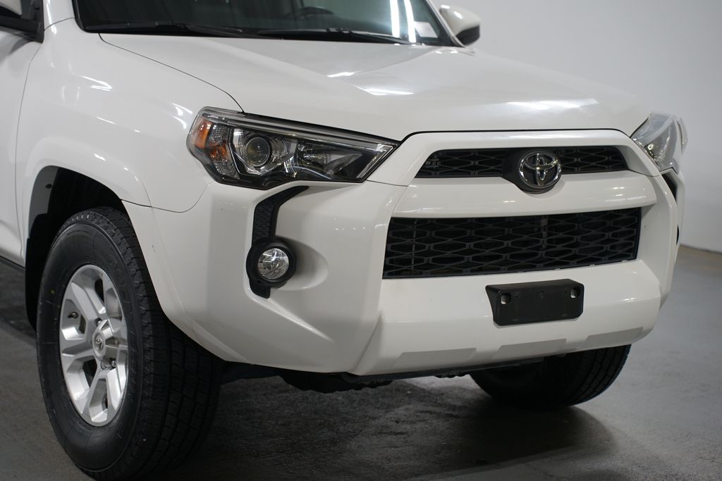 Thumbnail: 2019 Toyota 4Runner - 4