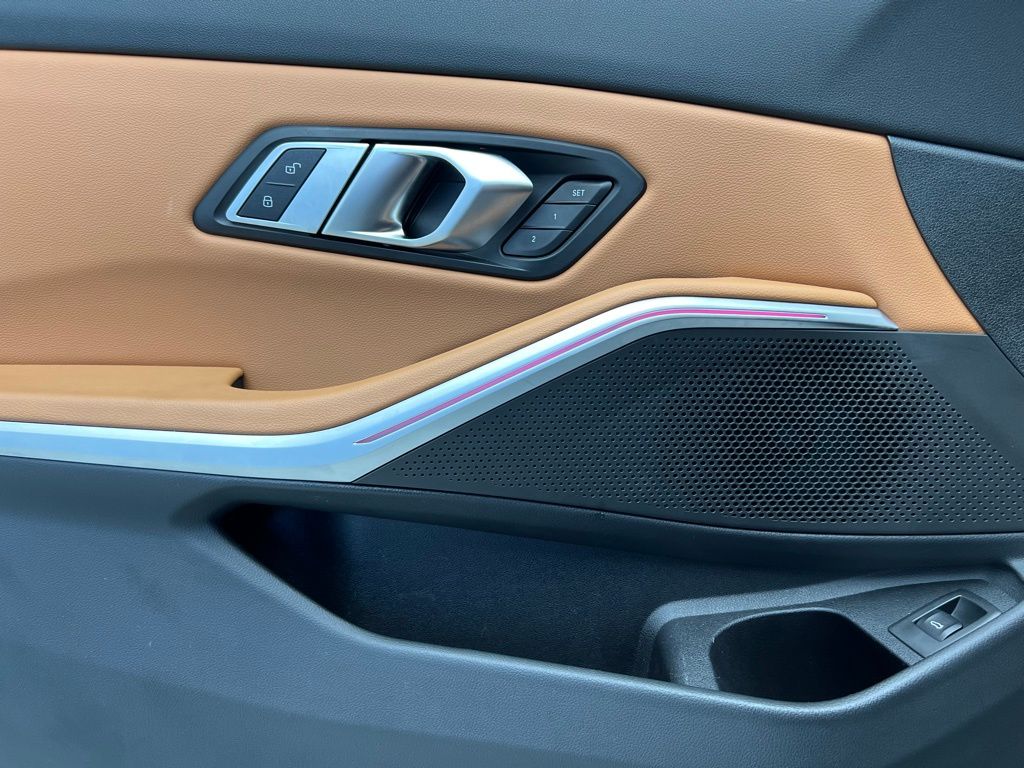 Thumbnail: 2023 BMW 3 Series - 21