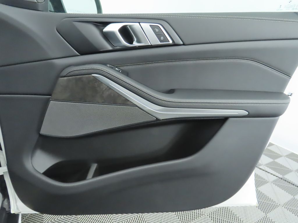 Thumbnail: 2026 BMW X5 - 26