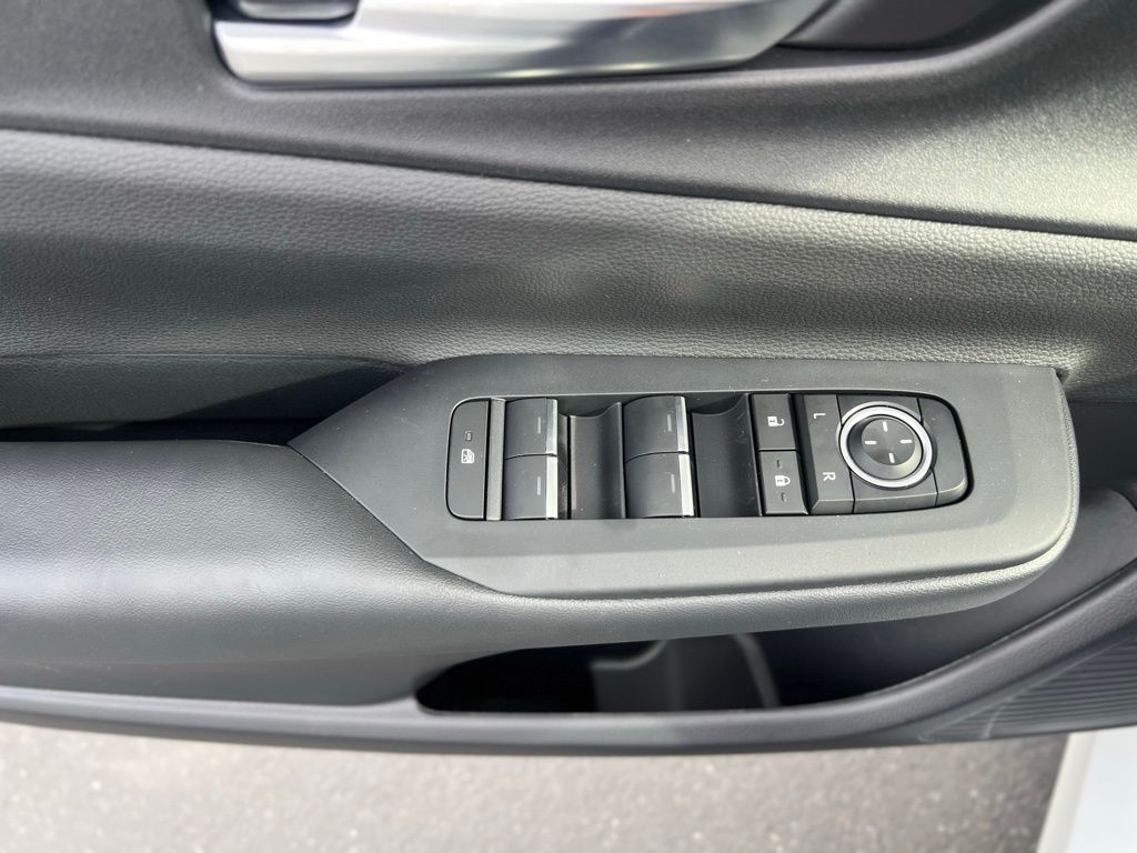 2026 Toyota Prius Plug-in Hybrid XSE photo 22