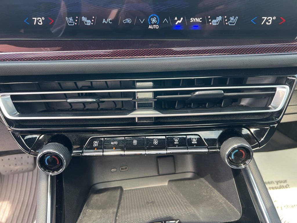 Used 2024 Chevrolet Traverse SUV