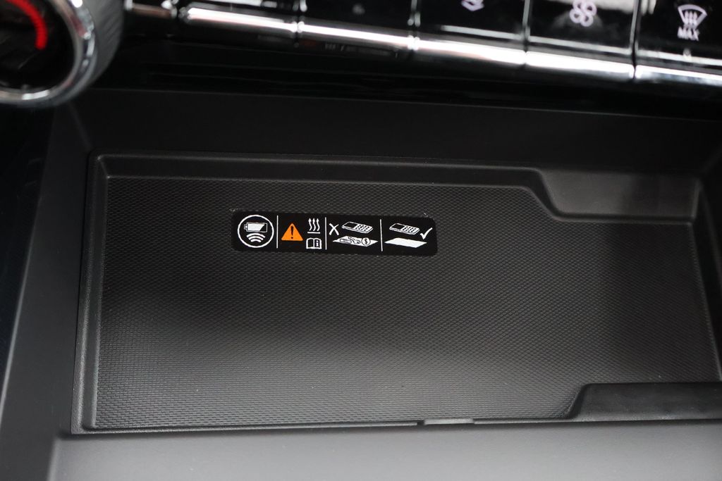 Thumbnail: 2026 Chevrolet Suburban - 31