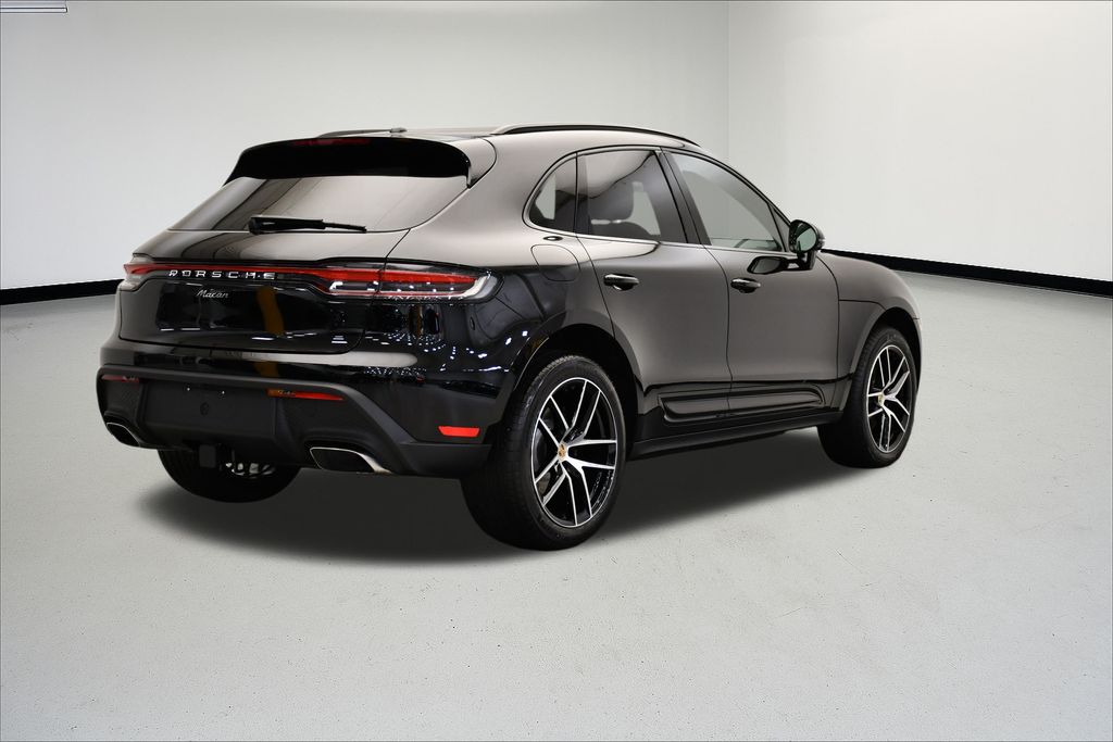 Thumbnail: 2025 Porsche Macan - 7