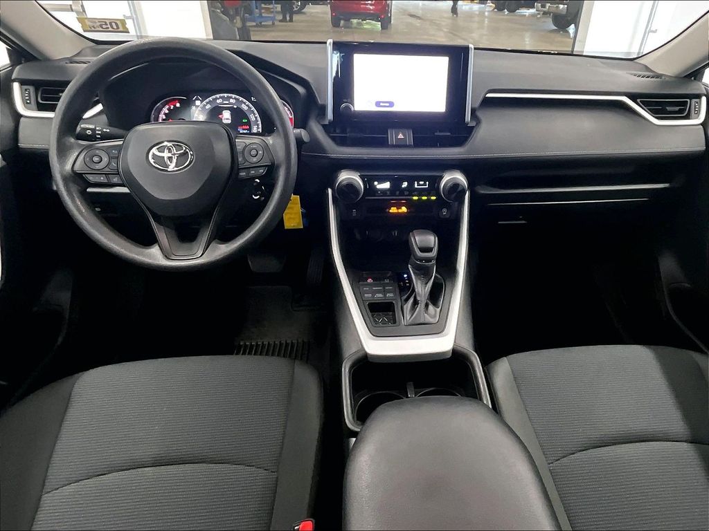 2023 Toyota RAV4 — photo 21