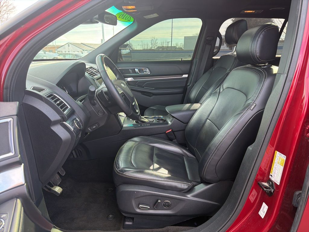 Thumbnail: 2016 Ford Explorer - 18