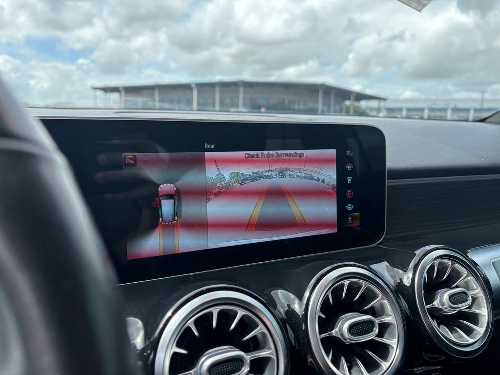 Used Car 2021 Mercedes-benz Glb  Glb 250 For Sale Under $30,000 In Austin, Texas