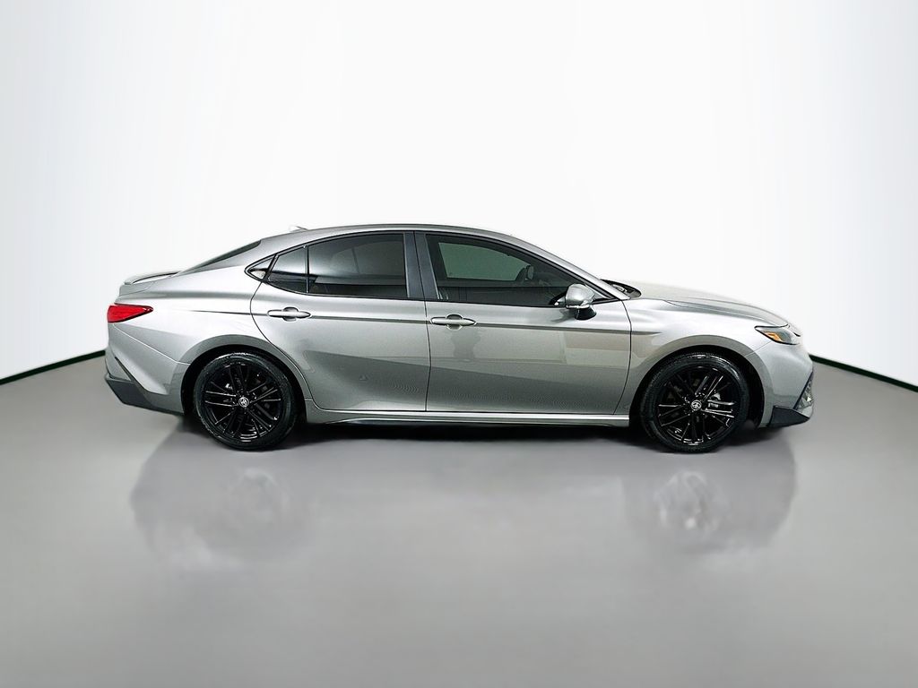 2025 Toyota Camry SE 4
