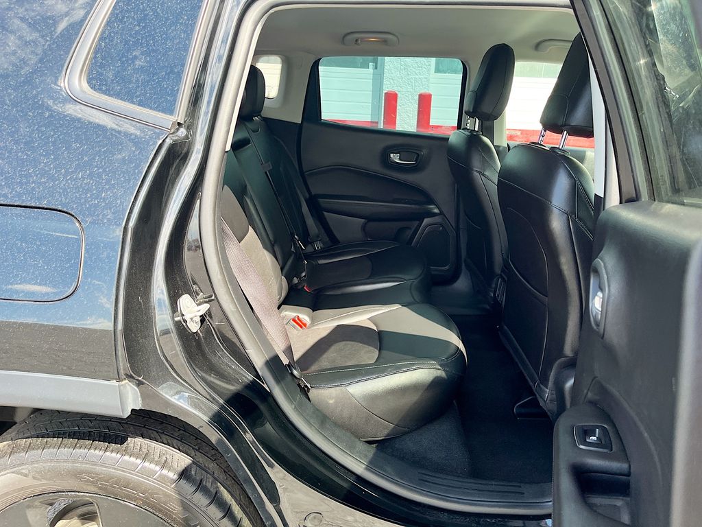 Used 2020 Black Jeep Latitude image 24