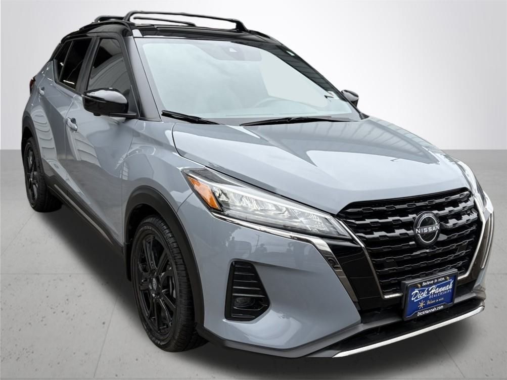 2023 Nissan Kicks SR