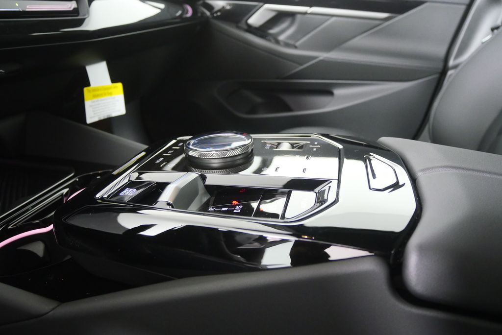 Thumbnail: 2026 BMW 5 Series - 18