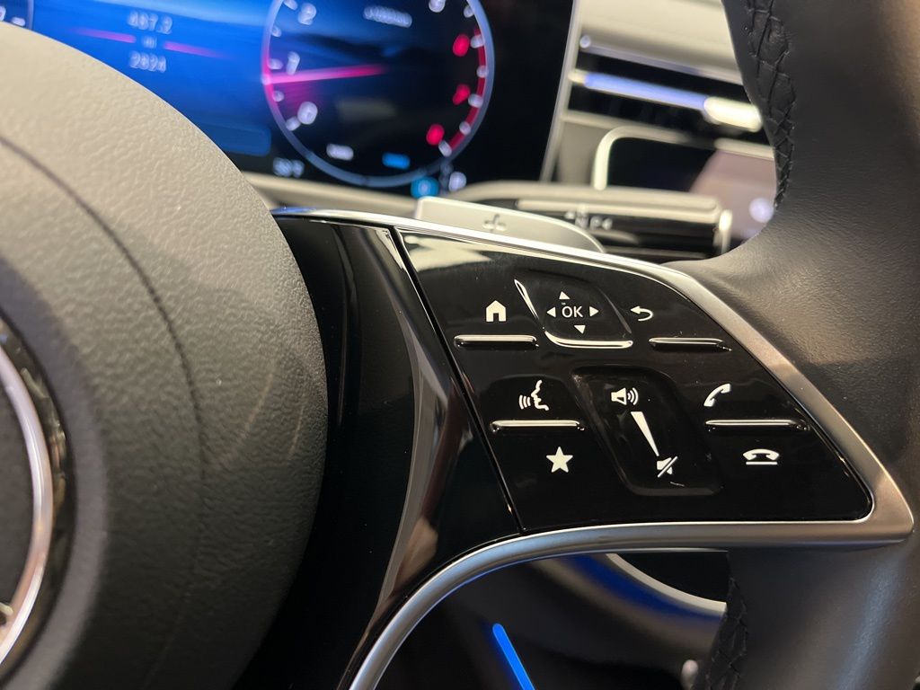 Thumbnail: 2025 Mercedes-Benz E-Class - 16