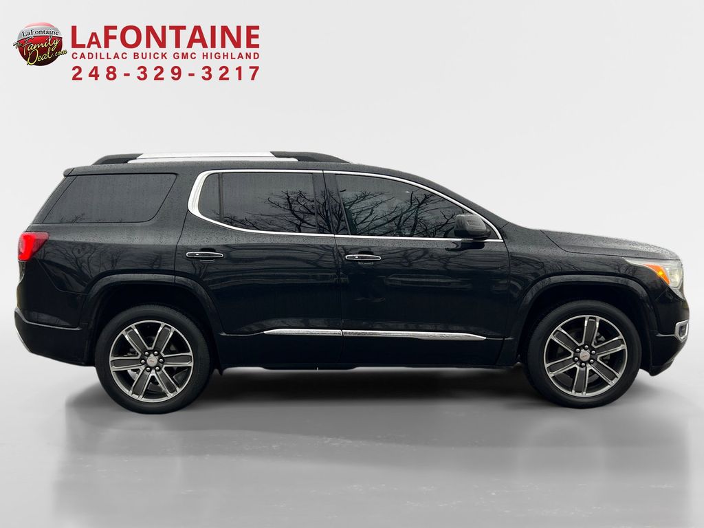 2017 GMC Acadia Denali 8