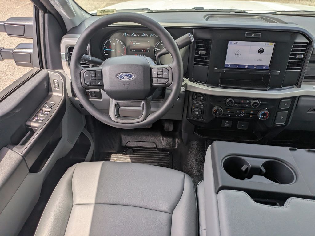 2026 Ford F-350 Chassis XL
