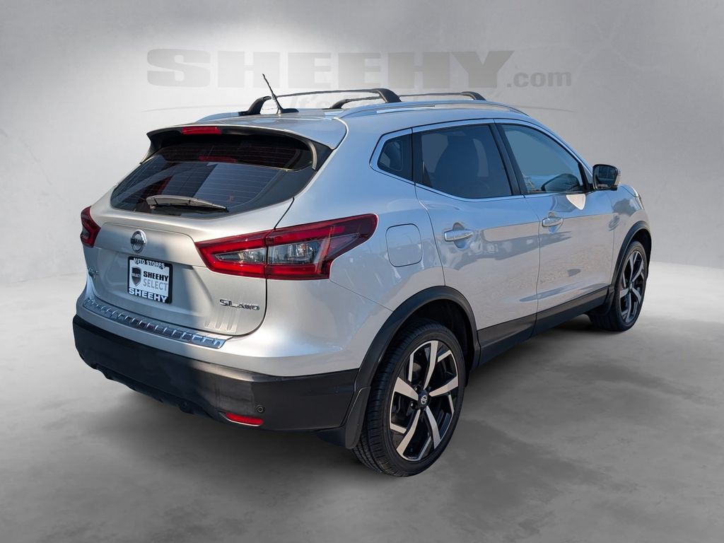 Used 2020 Silver Nissan SL image 11