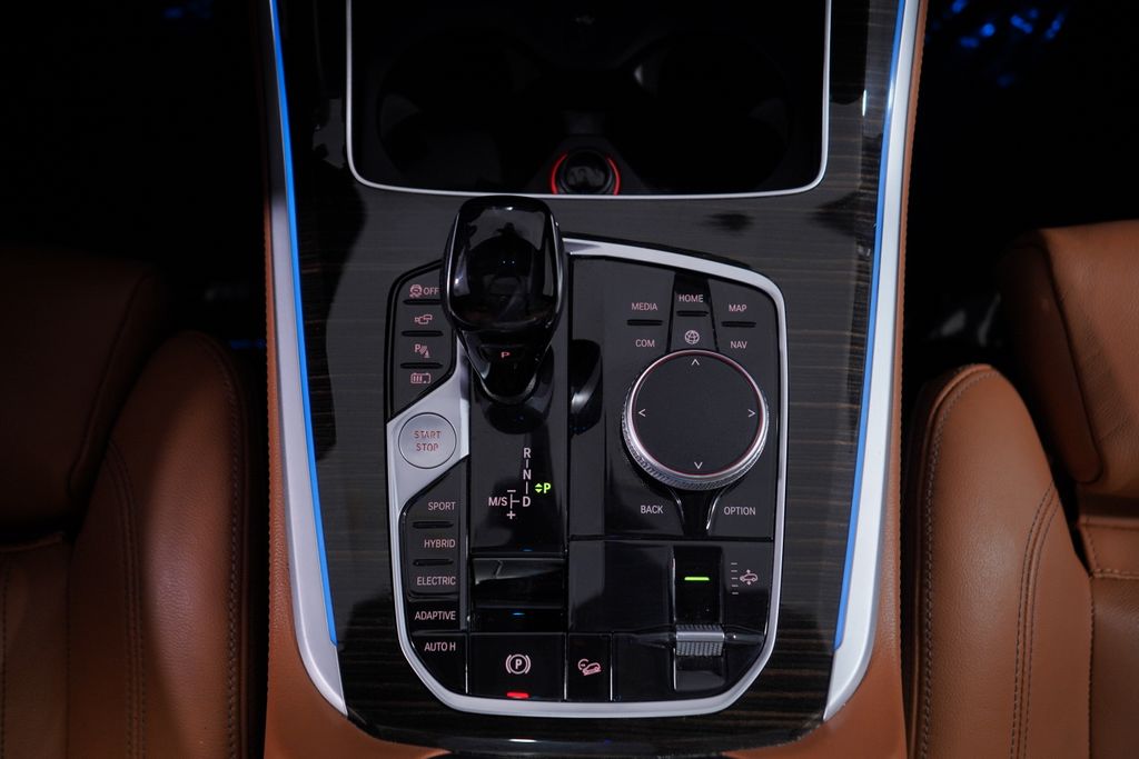 Thumbnail: 2021 BMW X5 - 14