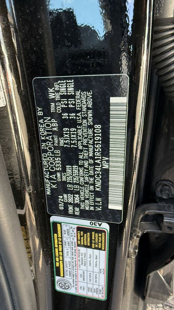 View vehicle photo 6