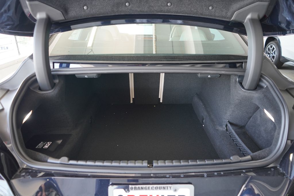 Thumbnail: 2026 BMW 8 Series - 21