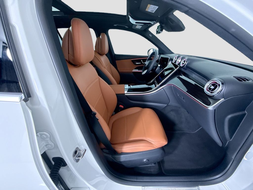 Thumbnail: 2026 Mercedes-Benz GLC - 21