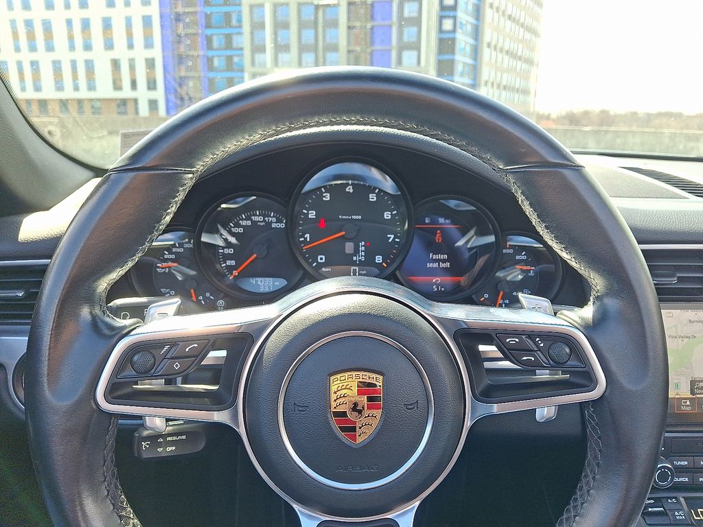 Thumbnail: 2018 Porsche 911 - 19