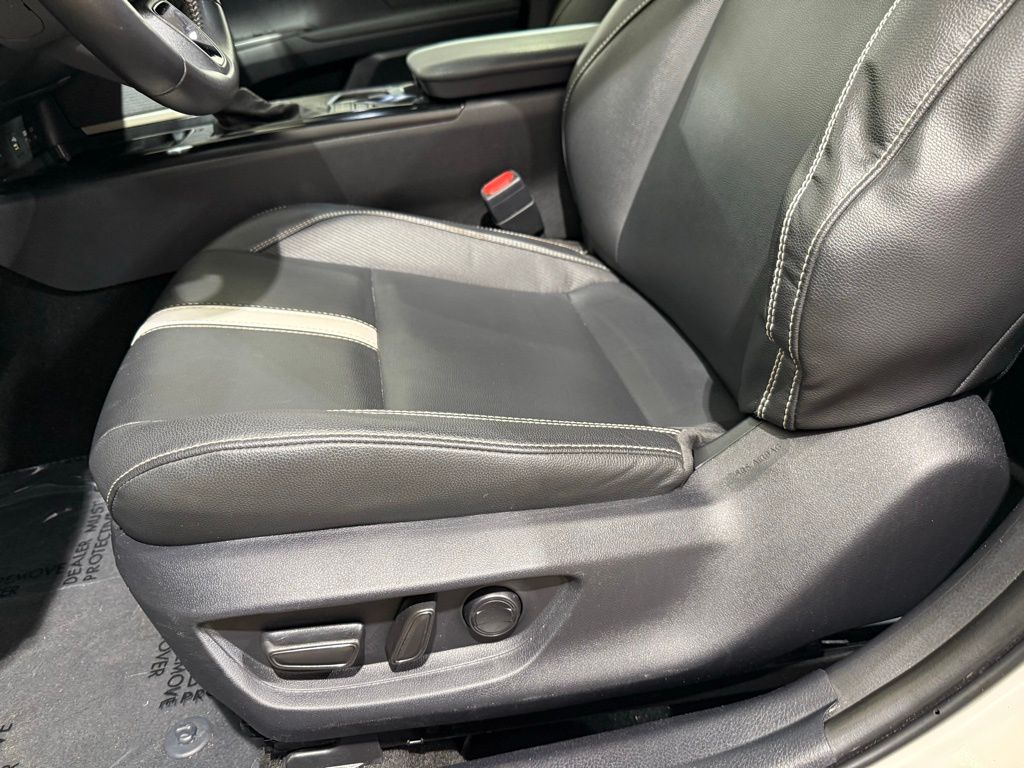 Thumbnail: 2025 Toyota Camry - 13