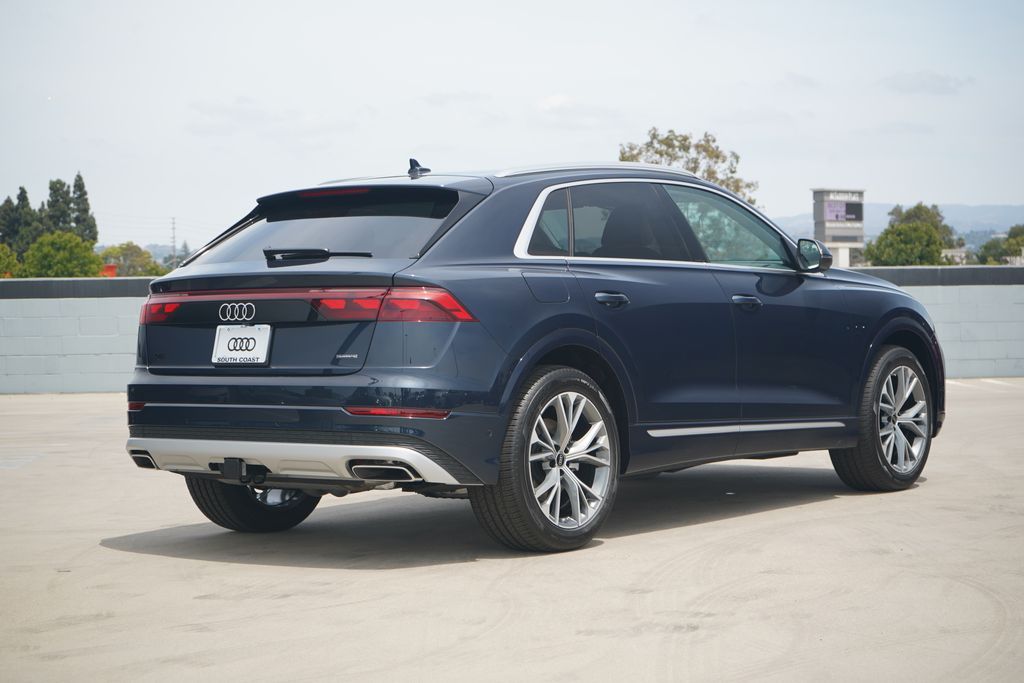 Thumbnail: 2026 Audi Q8 - 4