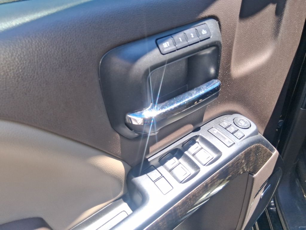 Used 2016 Black GMC Denali image 5