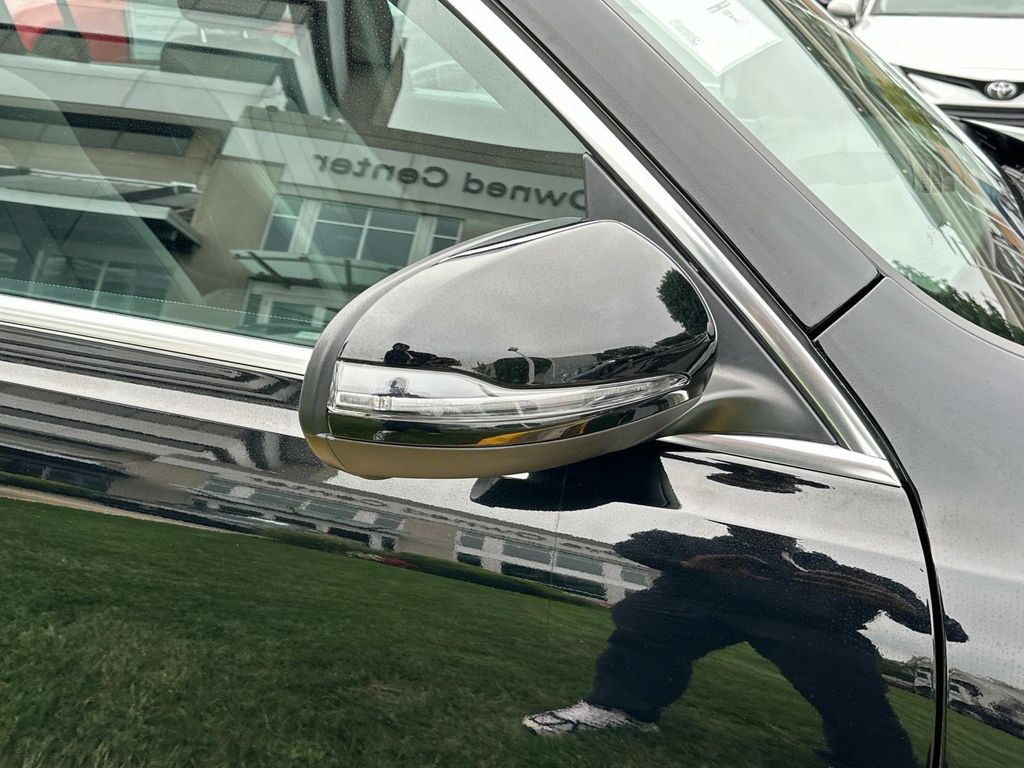 Thumbnail: 2024 Mercedes-Benz GLB - 16