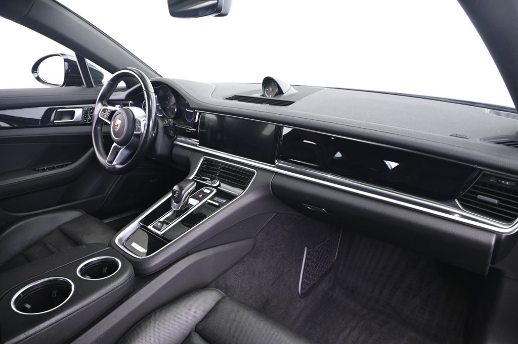 Thumbnail: 2018 Porsche Panamera - 22