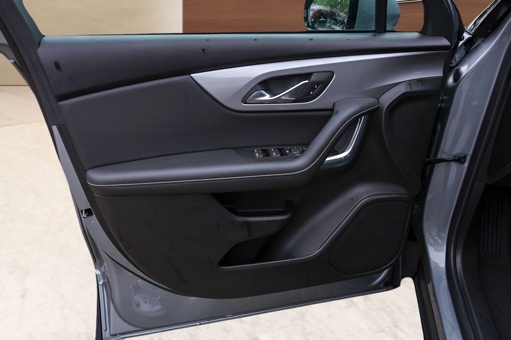 Used 2024 Gray Chevrolet LT image 21