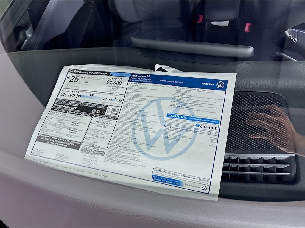 2025 Volkswagen Tiguan 2.0T SE