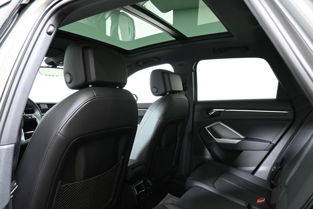 Thumbnail: 2025 Audi Q3 - 27