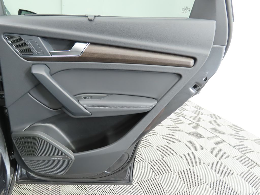 2025 Audi Q5 e Premium Plus 28