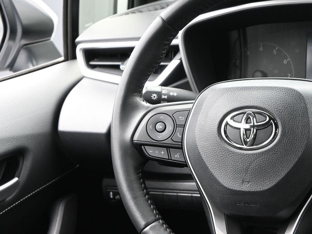 2024 Toyota Corolla Hatchback SE