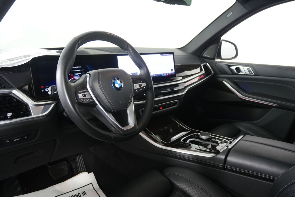 Thumbnail: 2025 BMW X5 - 14