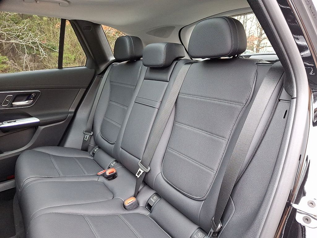 Thumbnail: 2025 Mercedes-Benz GLC - 6