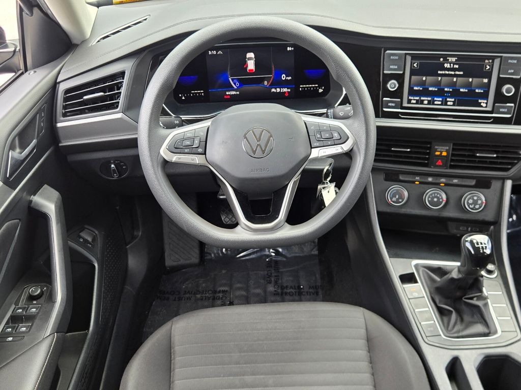 2022 Volkswagen Jetta - $15,000