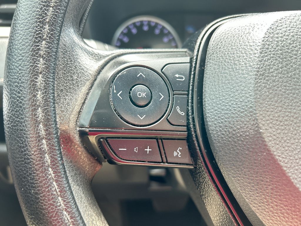 Thumbnail: 2021 Toyota RAV4 - 16