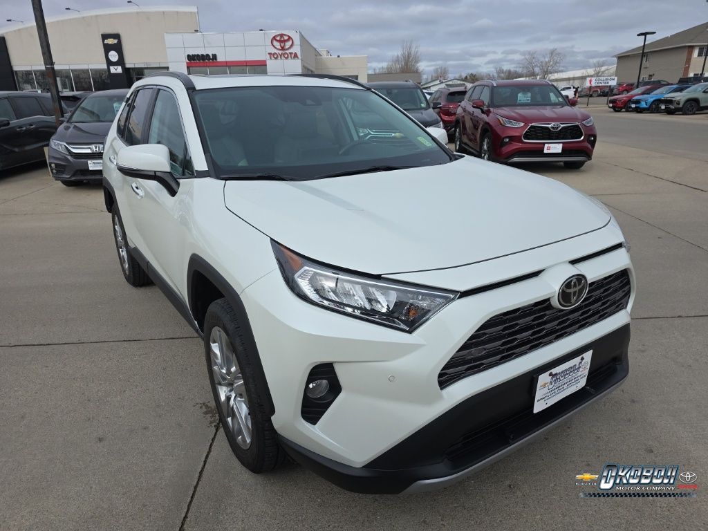 View vehicle photo 7