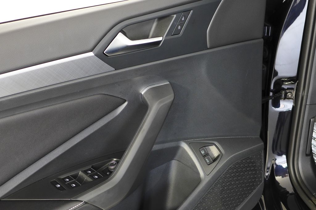 Thumbnail: 2023 Volkswagen Jetta - 12
