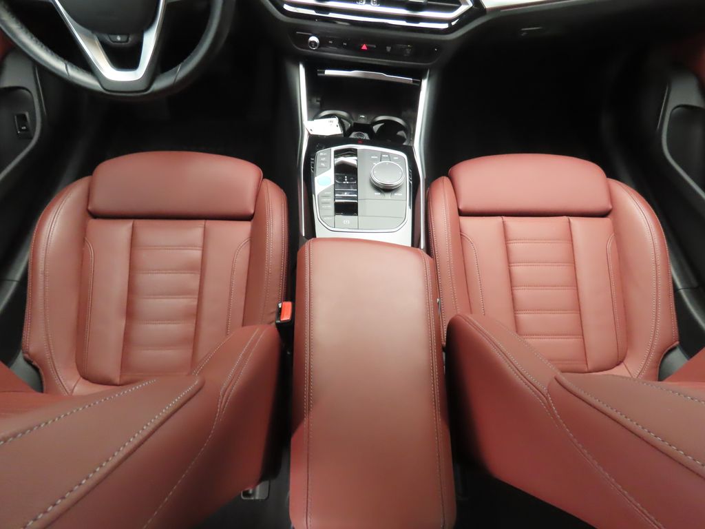 Thumbnail: 2024 BMW i4 - 17