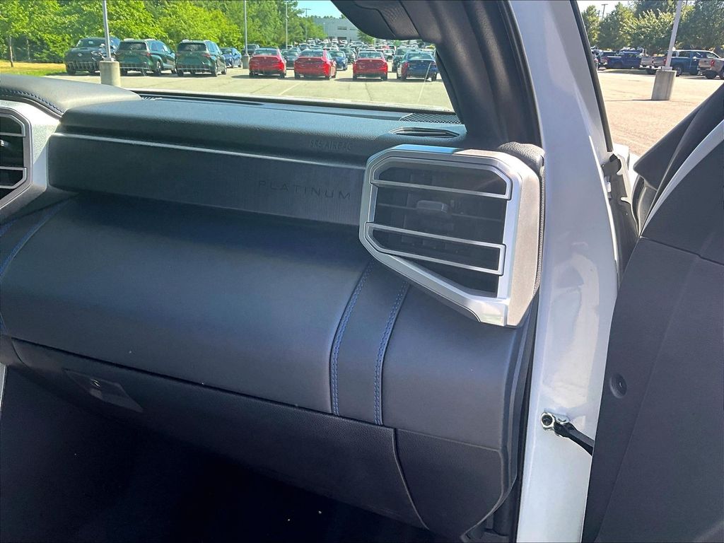 2024 Toyota Sequoia — photo 13