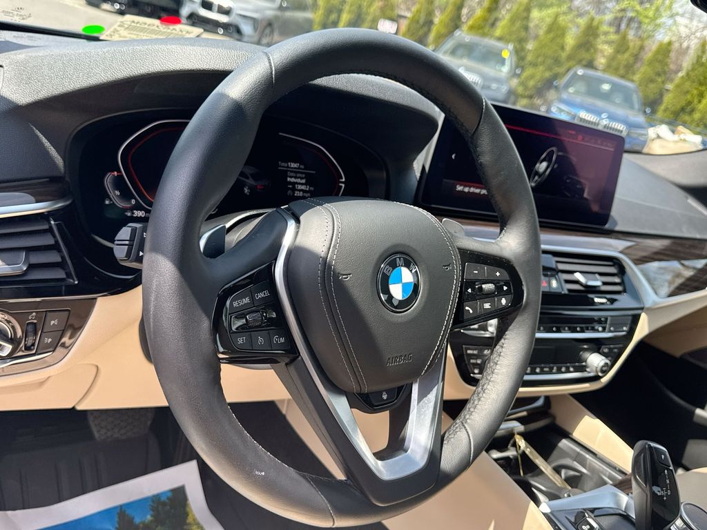 2022 BMW 5 Series 540i xDrive 14