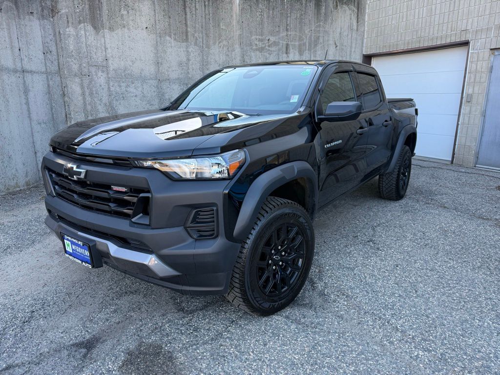 Black 2024 Chevrolet Colorado Trail Boss Crew Cab 4WD Pickup Truck Four-Wheel Drive 8-Speed Automatic