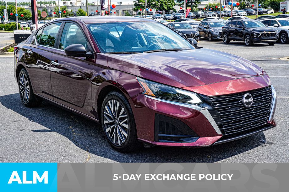 Used 2024 Red Nissan 2.5 SV image 3