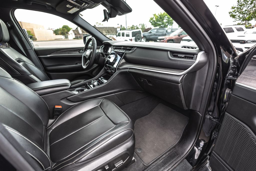 2024 Jeep Grand Cherokee Limited thumbnail 27