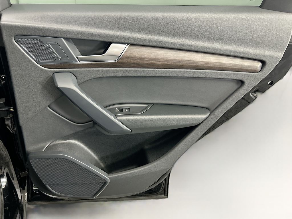 Thumbnail: 2023 Audi Q5 - 25