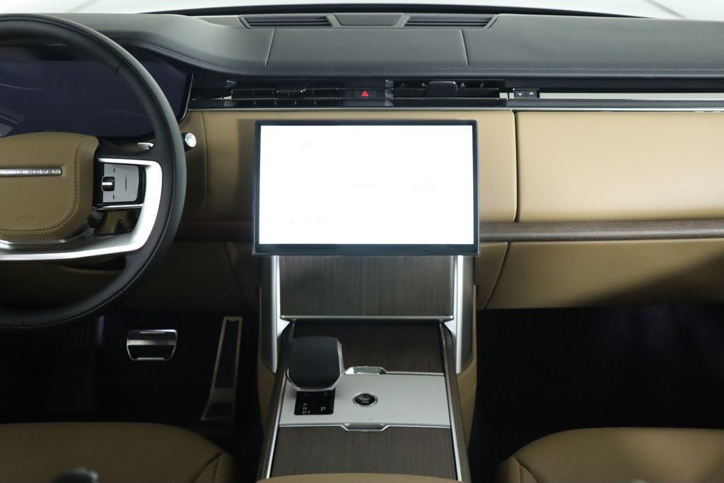 2025 Land Rover Range Rover SE 14