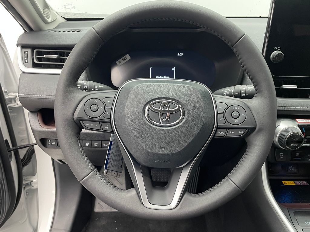 Thumbnail: 2025 Toyota RAV4 - 21