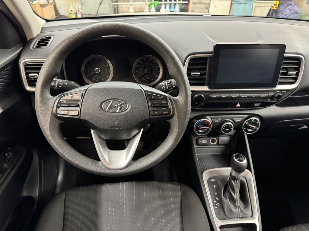 2022 Hyundai Venue SE
