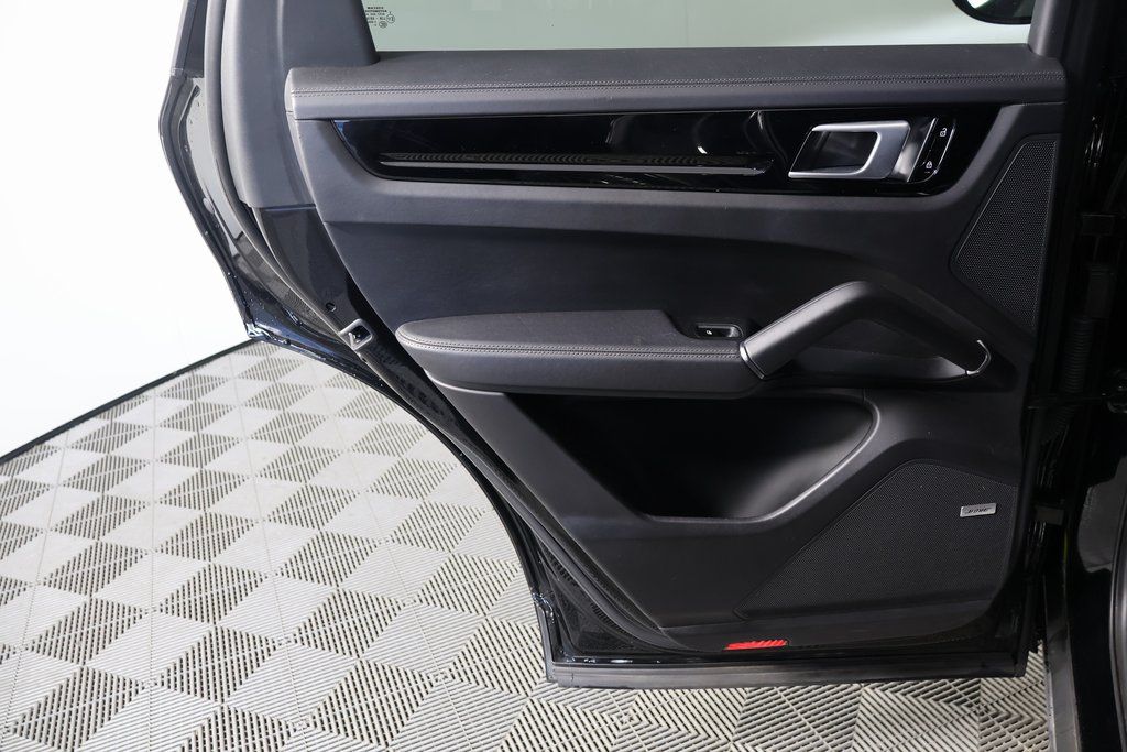 Thumbnail: 2019 Porsche Cayenne - 11